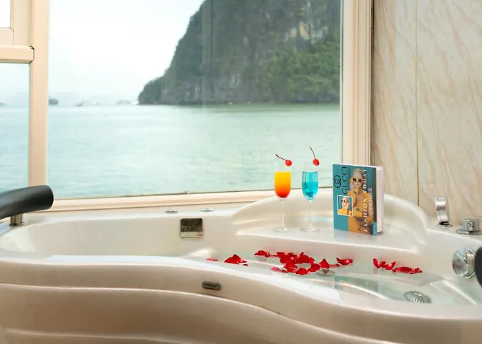 Botel Aquamarine Royal Cruise Ha Long