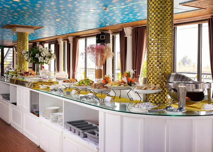 Botel Aquamarine Royal Cruise 5*